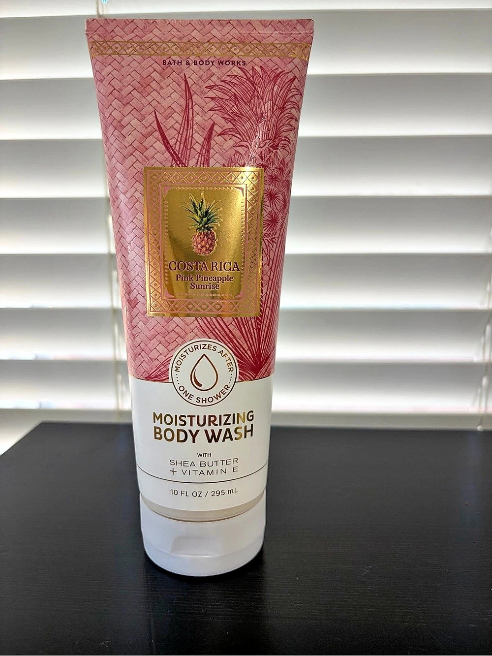 Bath & Body Works Costa Rica Pink Pineapple Sunrise Moisturizing Body Wash Body